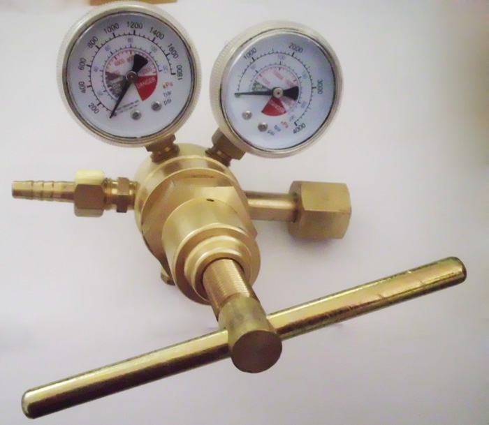 全铜气体减压器